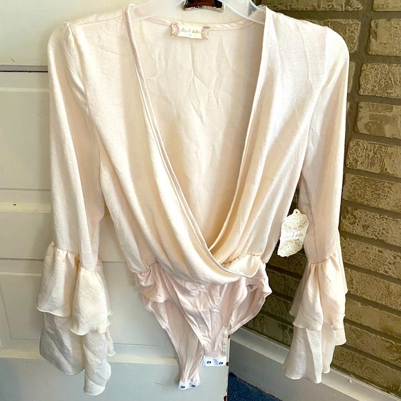 Cream body suit - Picture 1 of 3